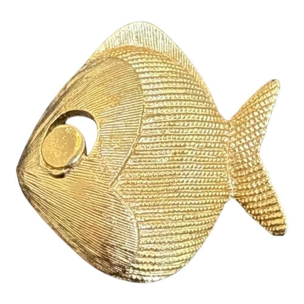 Vintage Trifari Goldtone signed Mid Century Mod Fluted Satin FISH Brooch